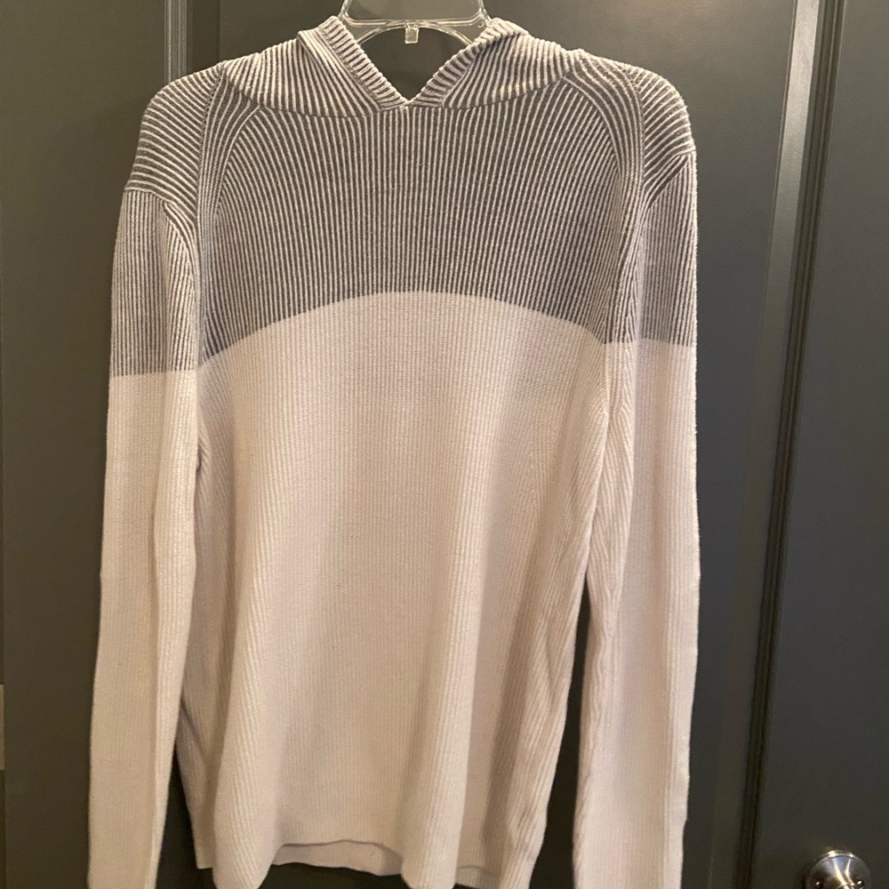 Men’s knitted sweater/hoodie